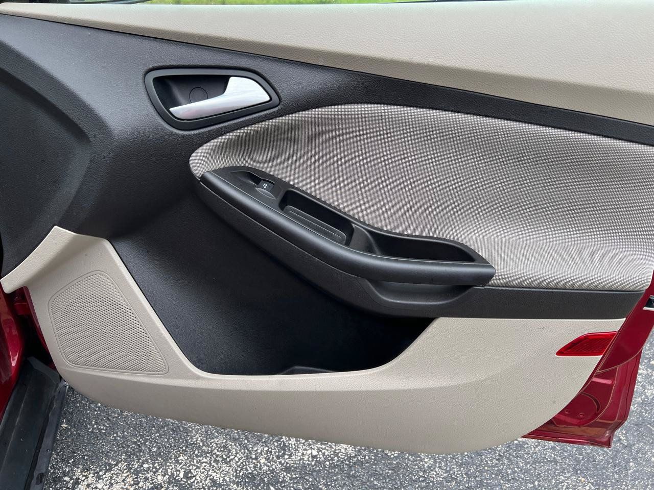 Used 2014 Ford Focus SE FWD image 33