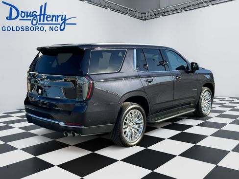 Used 2025 Chevrolet Tahoe Premier AWD/4WD image 5