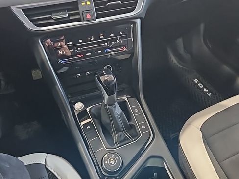 New 2026 Volkswagen Taos SE AWD/4WD image 32