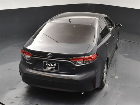 Used 2025 Toyota Corolla LE image 45