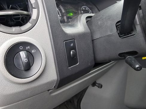 Used 2010 Ford E-350 and Econoline 350 Super Duty image 26