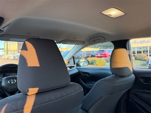 Used 2023 Toyota Corolla LE image 28