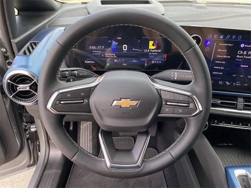 New 2026 Chevrolet Equinox EV LT image 31