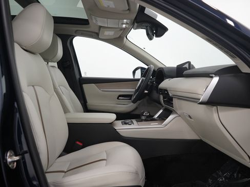 Certified 2024 MAZDA CX-90 Plug-In Hybrid w/ Premium Plus AWD/4WD image 11