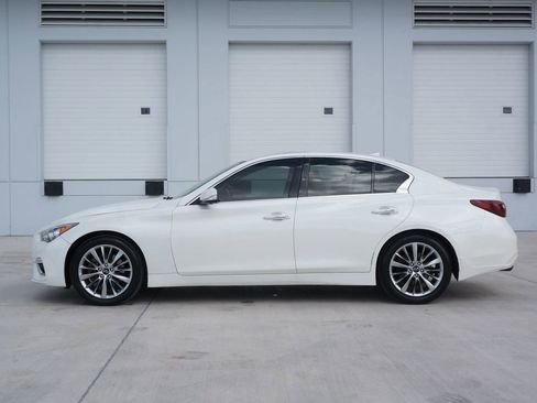Used 2019 INFINITI Q50 Luxe w/ Essential Package (3.0T Luxe) image 7