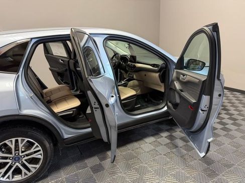 Used 2022 Ford Escape SEL image 20