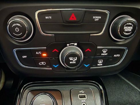 Used 2018 Jeep Compass Limited AWD/4WD image 20