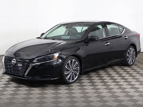 Used 2023 Nissan Altima 2.5 SL image 9