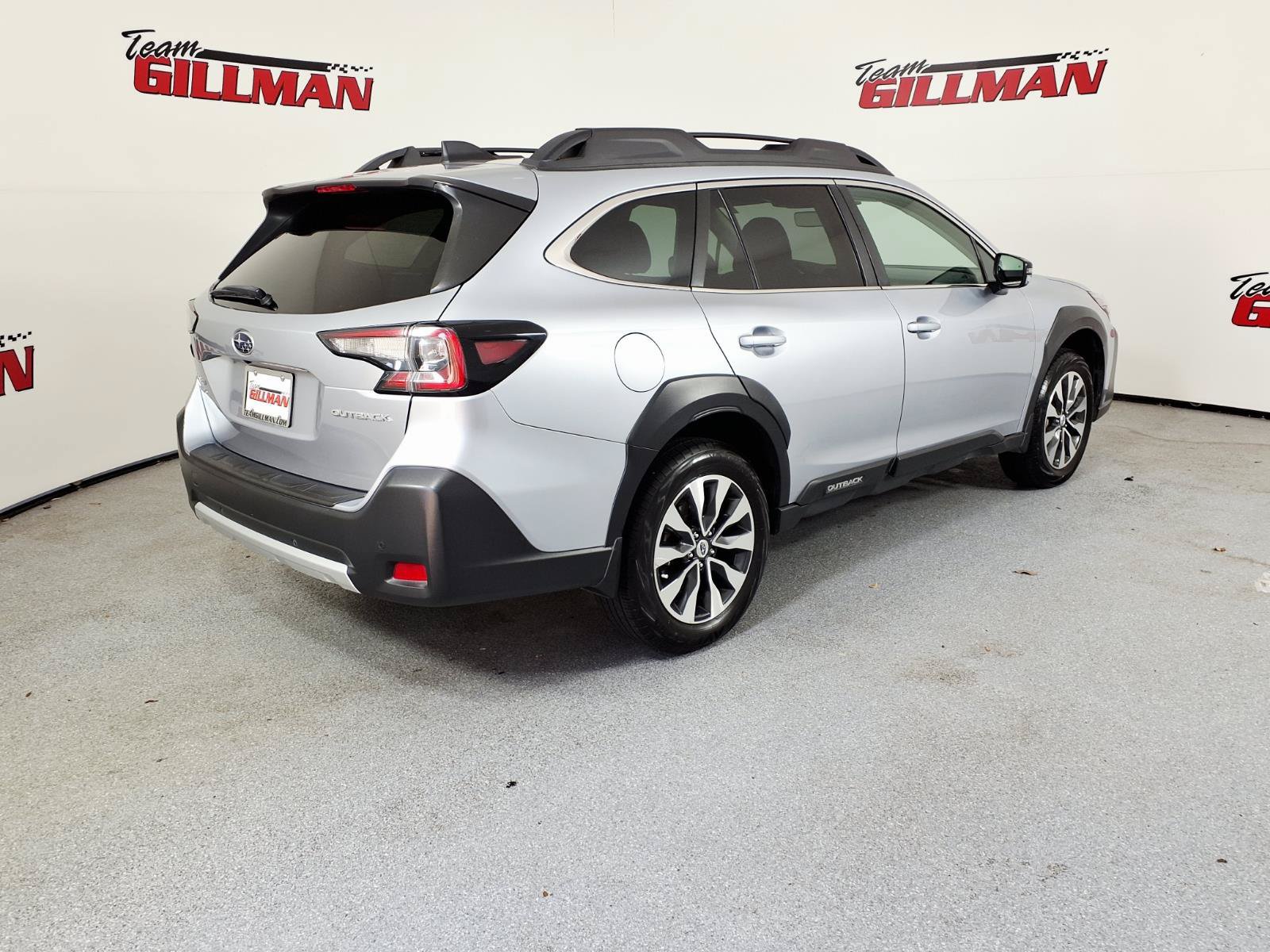 Certified 2025 Subaru Outback Limited AWD/4WD image 2