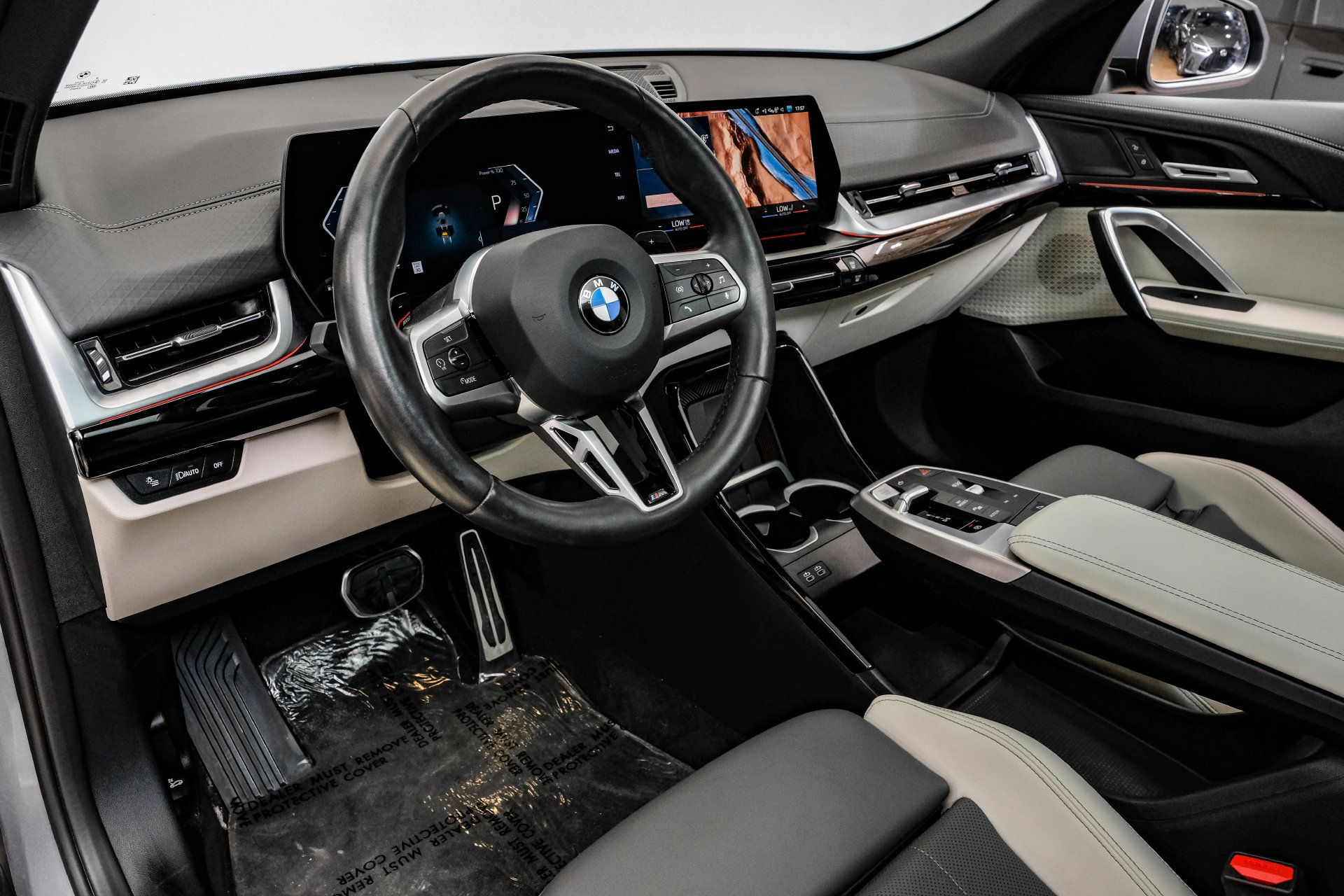 Used 2026 BMW X2 xDrive28i AWD/4WD image 3
