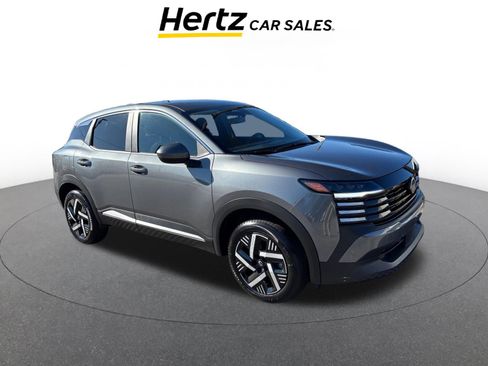 Used 2025 Nissan Kicks SV image 1