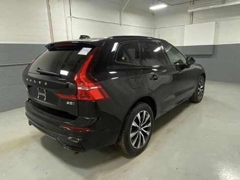 Used 2025 Volvo XC60 B5 Plus image 3