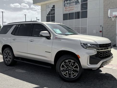 Used 2021 Chevrolet Tahoe Z71 w/ Z71 Signature Package AWD/4WD image 2