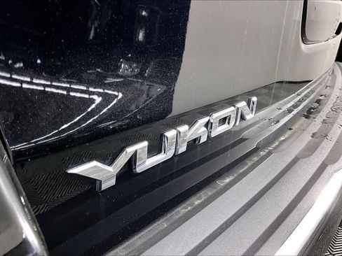 Used 2015 GMC Yukon Denali w/ Premium Package image 29
