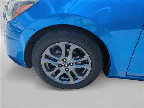 Certified 2019 Toyota Yaris LE FWD image 22