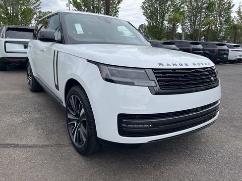 New 2026 Land Rover Range Rover Long Wheelbase SE AWD/4WD image 8