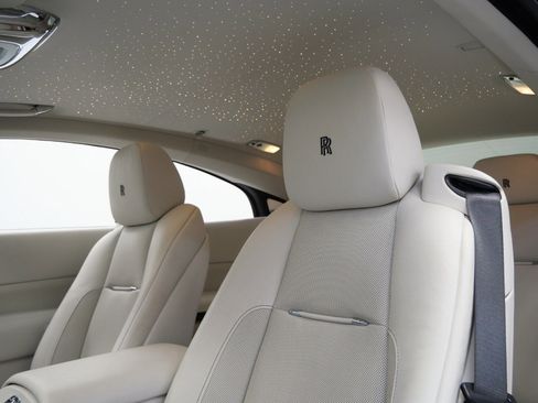 Used 2019 Rolls-Royce Wraith image 33