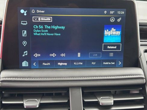 Used 2024 Chevrolet Tahoe Z71 w/ Luxury Package image 24