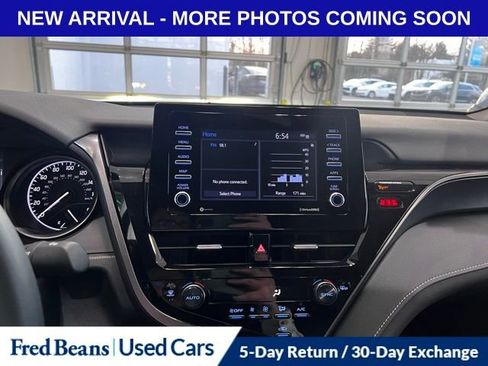 Used 2024 Toyota Camry SE image 11