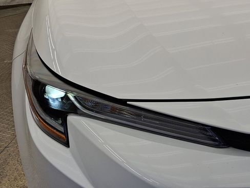 Used 2025 Toyota Corolla LE image 27