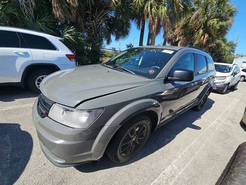 Used 2020 Dodge Journey SE w/ Blacktop Package FWD image 2