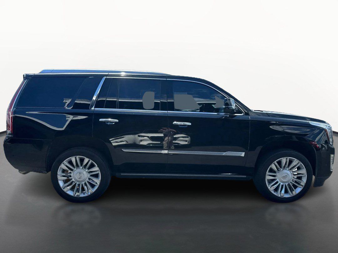 Used 2017 Cadillac Escalade Platinum AWD/4WD image 2