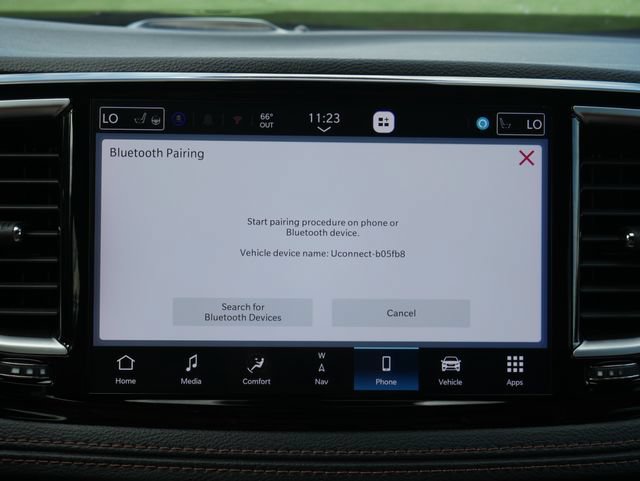 Used 2025 Chrysler Pacifica Pinnacle FWD image 6
