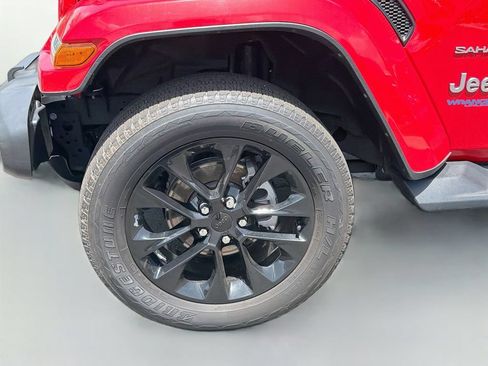 Used 2021 Jeep Wrangler Unlimited Sahara w/ Cold Weather Group AWD/4WD image 35