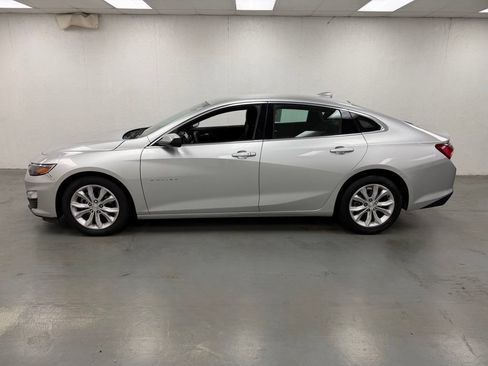 Used 2021 Chevrolet Malibu LT FWD image 2