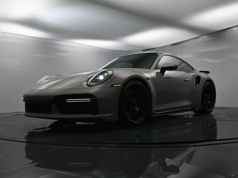 Used 2022 Porsche 911 Turbo image 39