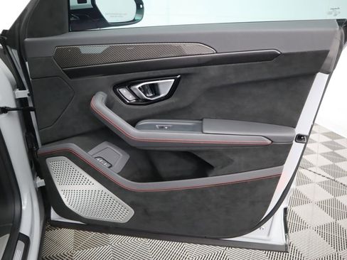 Used 2023 Lamborghini Urus Performante image 26