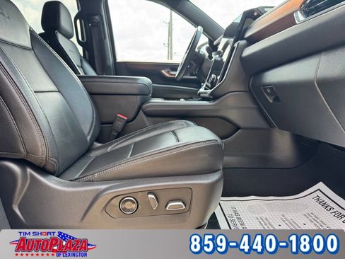 Used 2025 GMC Yukon XL Denali AWD/4WD image 50
