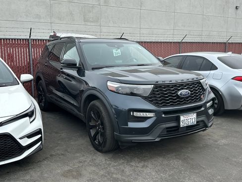 Used 2022 Ford Explorer ST w/ Equipment Group 401A image 2