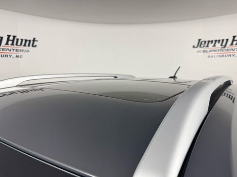 Used 2024 Hyundai Venue SEL image 13