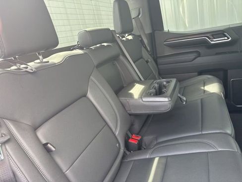 Used 2024 GMC Sierra 1500 SLT image 8