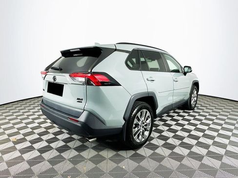 Used 2020 Toyota RAV4 XLE Premium image 10