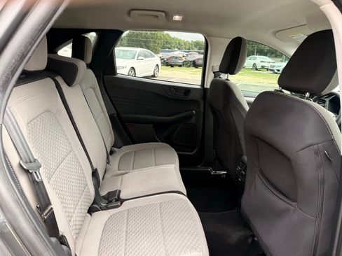 Used 2022 Ford Escape SE w/ Cold Weather Package image 19