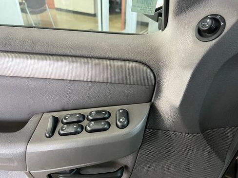 Used 2003 Ford Explorer XLT image 16