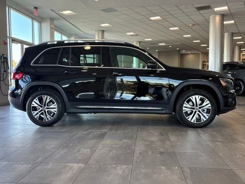 New 2026 Mercedes-Benz GLB 250 4MATIC image 2