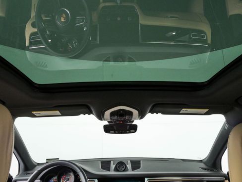 New 2026 Porsche Macan AWD/4WD image 21