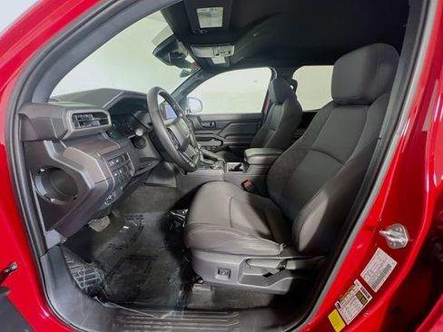 Used 2025 Toyota Tacoma SR5 AWD/4WD image 14