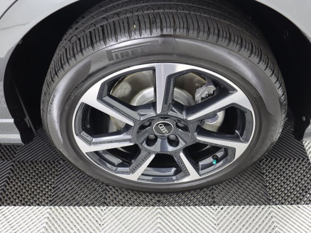 Used 2025 Audi Q3 2.0T Premium Plus AWD/4WD image 9