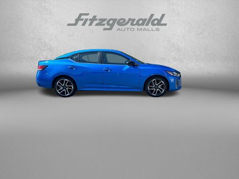Used 2025 Nissan Sentra SR FWD image 9