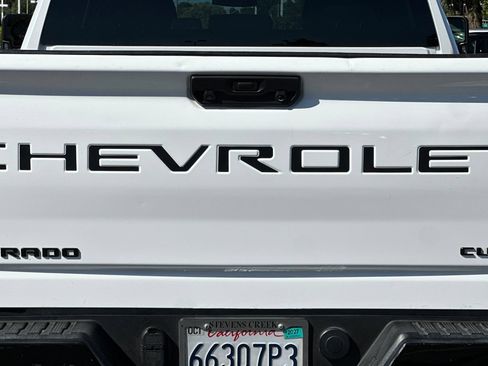 Used 2023 Chevrolet Silverado 2500 Custom w/ Gooseneck/5TH Wheel Package AWD/4WD image 41