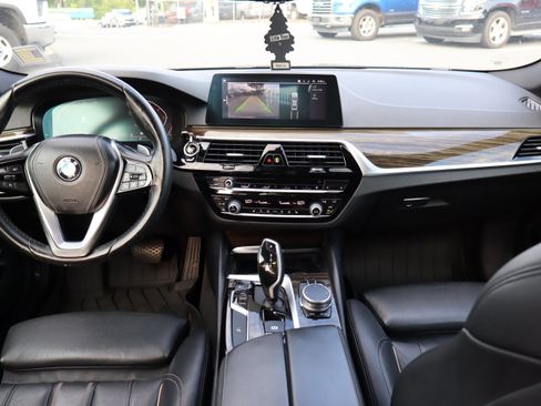 Used 2020 BMW 530i w/ Convenience Package RWD image 14