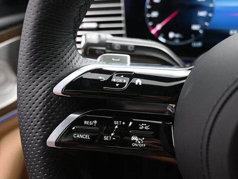 Used 2026 Mercedes-Benz GLS 450 4MATIC image 17