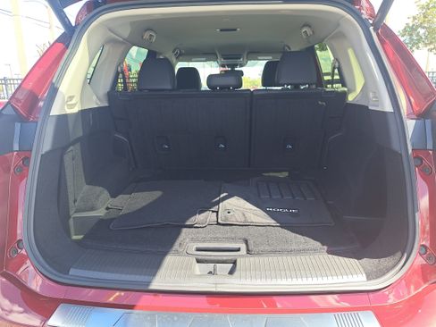 Certified 2025 Nissan Rogue SL image 11