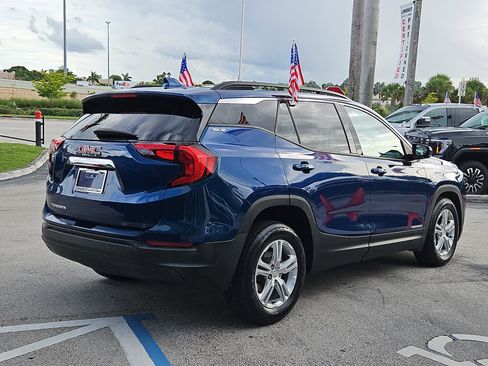 Used 2020 GMC Terrain SLE w/ Driver Convenience Package image 5