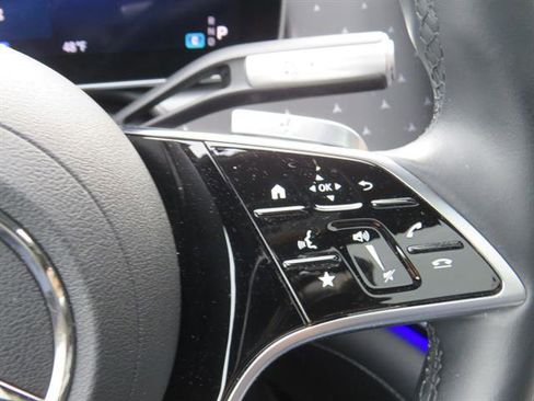 Used 2022 Mercedes-Benz EQS 450+ Sedan image 11