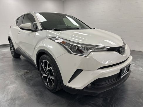 Used 2019 Toyota C-HR Limited FWD image 4